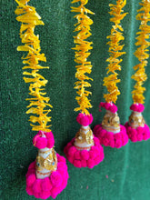Load image into Gallery viewer, Jasmine and Pompom Bells