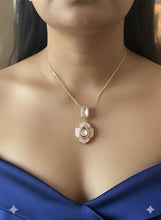 Load image into Gallery viewer, Anya Moissanite Pendant Chain Set
