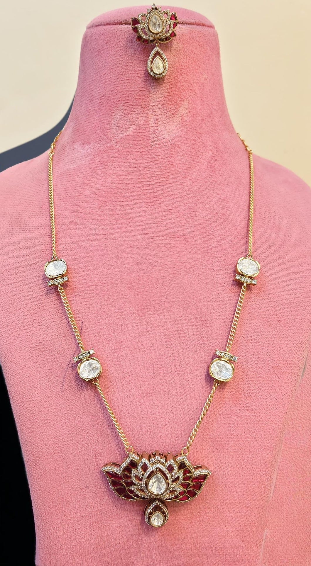 Neerja Moissanite Necklace Set