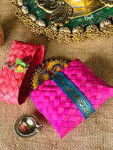 Load image into Gallery viewer, Pooja Favors- Palm Pouches w/ Kundan Om
