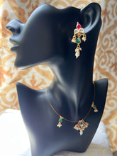 Load image into Gallery viewer, Danity Chain and earrings set
