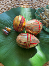 Load image into Gallery viewer, Gota wrapped Coconut for Shagun and Thamboolam
