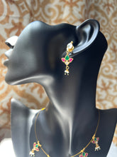 Load image into Gallery viewer, Danity Chain and earrings set
