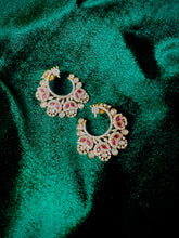 Load image into Gallery viewer, Mor Jadau earrings
