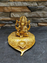 Load image into Gallery viewer, Seated Ganesh On Leaf
