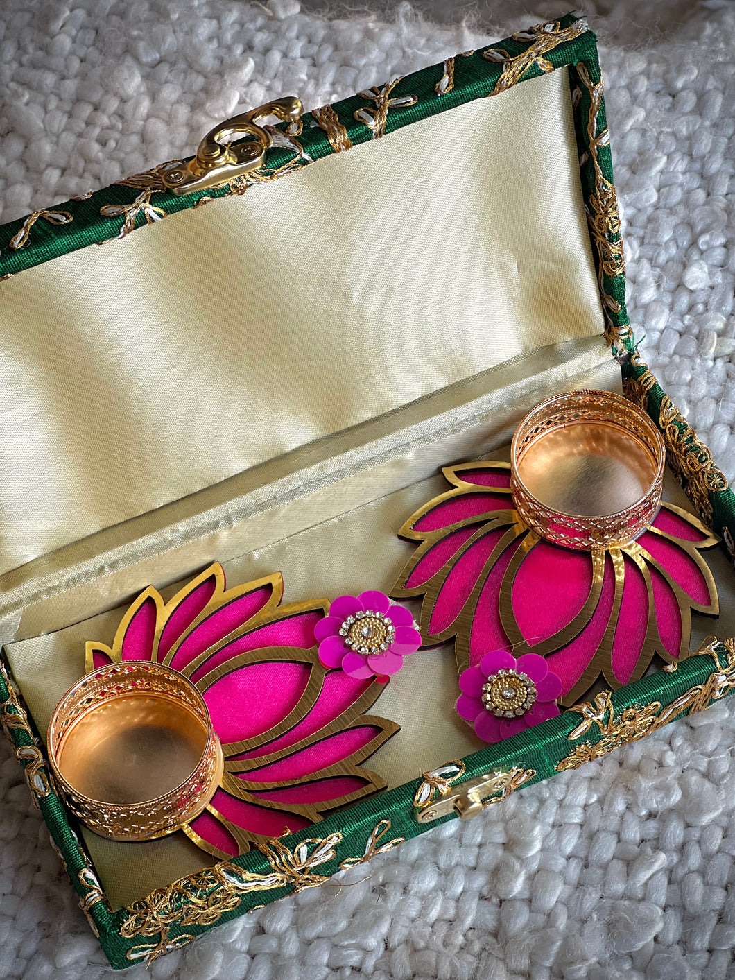 Embroidered Gift Box w/Lotus Tealights