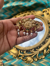 Load image into Gallery viewer, Laxmi Kemp and pearl Hair Clips
