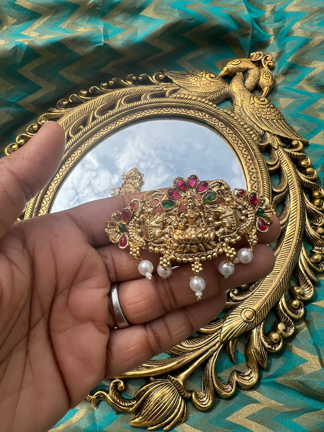 Laxmi Kemp and pearl Hair Clips