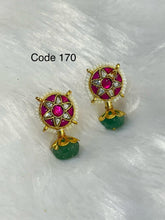 Load image into Gallery viewer, Shobhita Earrings
