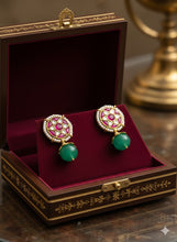 Load image into Gallery viewer, Shobhita Earrings
