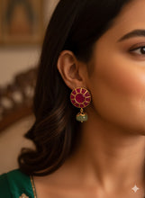 Load image into Gallery viewer, Kanika Earrings

