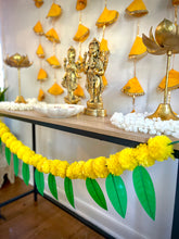 Load image into Gallery viewer, Artificial Marigold Mango Leaf Toran
