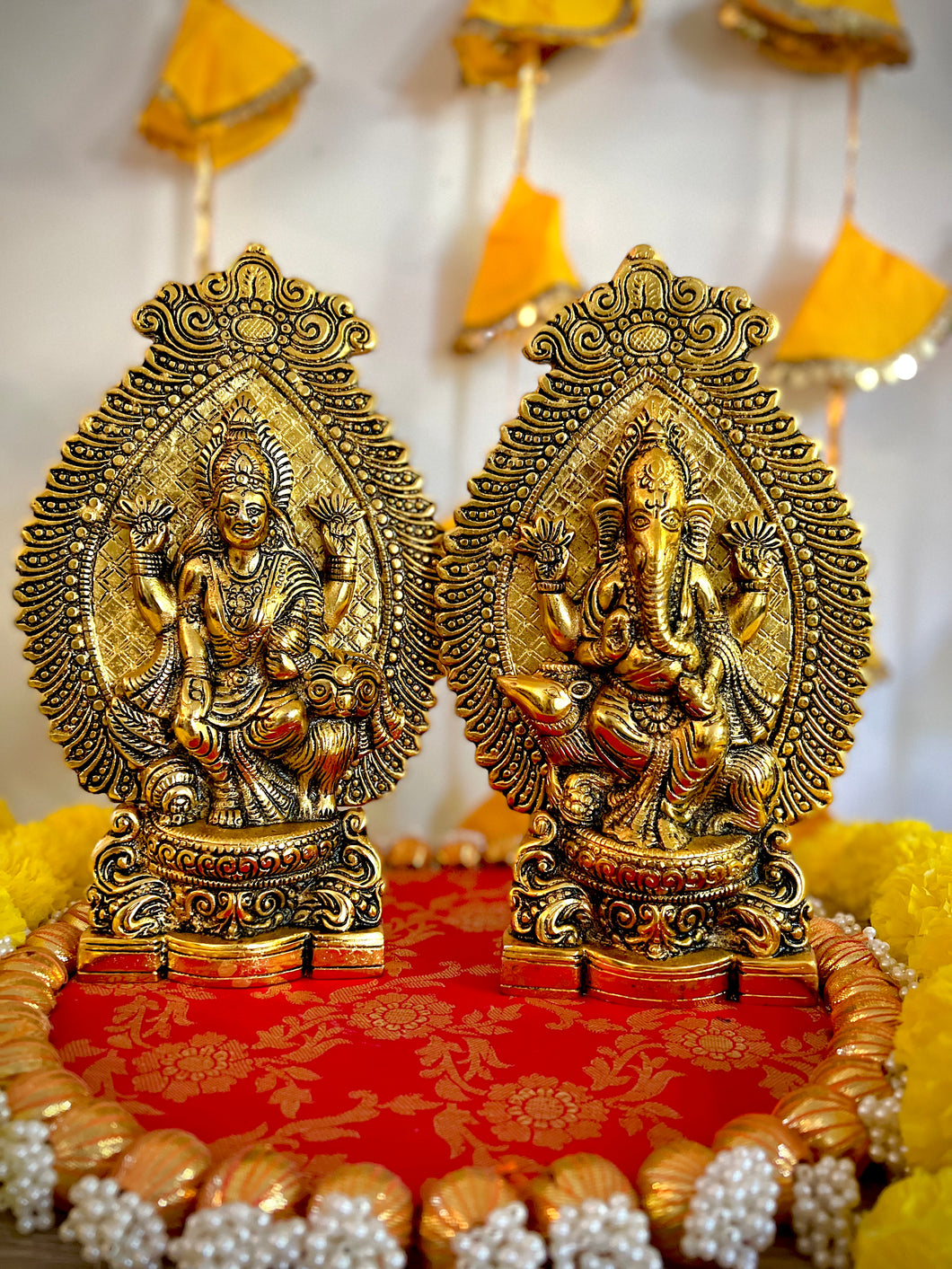 Brass Finish Laskhmi Ganesh- Medium