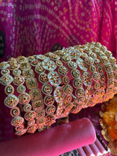Load image into Gallery viewer, Kundan Sheeshphool Headbands
