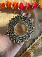 Load image into Gallery viewer, Green Kundan and Pearls Tealights- Singles
